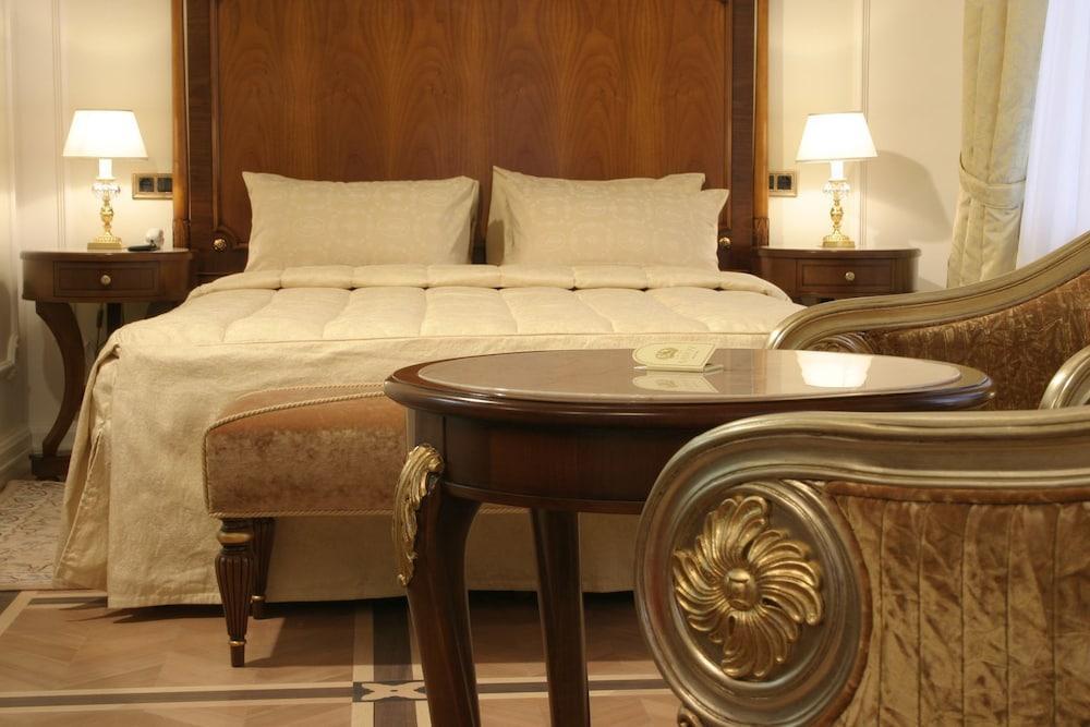 Savoy Hotel Moscow Room photo
